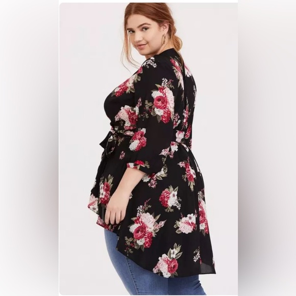 NWT Torrid Black Floral Wrap Top - Picture 3 of 10